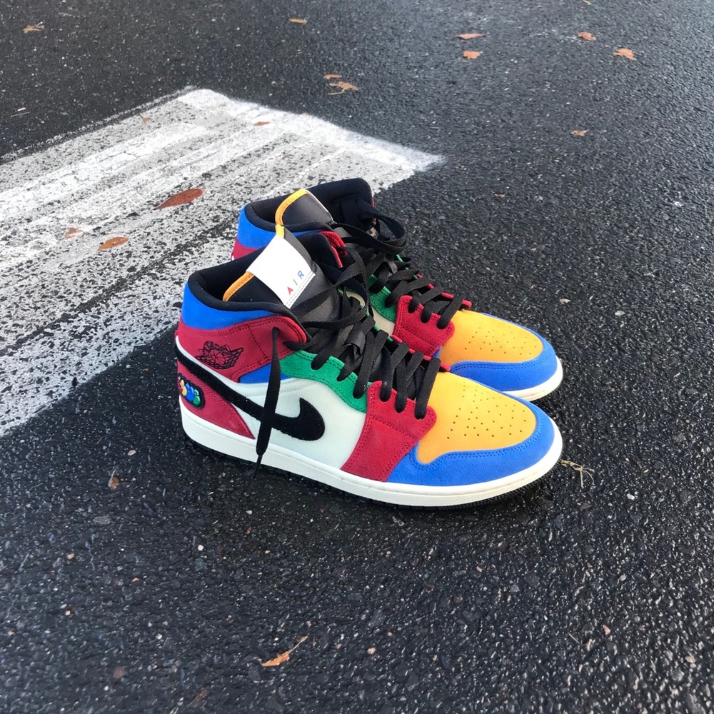 Jordan 1 Mid SE Fearless "Blue The Great"